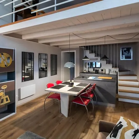 Appartement Casa Degli Specchi- Duplex In Center Arona