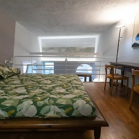 Casa Degli Specchi- Duplex In Center Arona