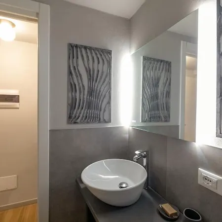 Apartman Casa Degli Specchi- Duplex In Center Arona