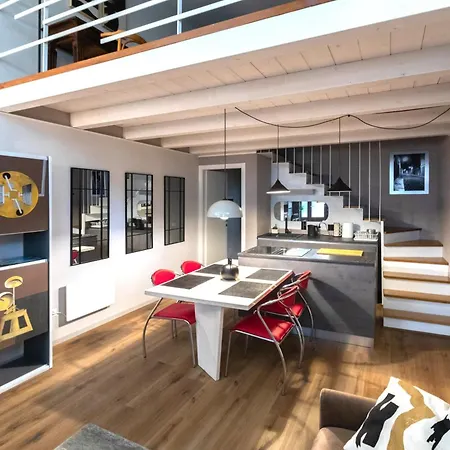 Casa Degli Specchi- Duplex In Center - By Guestaly * Arona