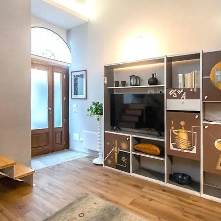 Casa Degli Specchi- Duplex In Center