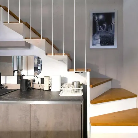 Casa Degli Specchi- Duplex In Center Arona