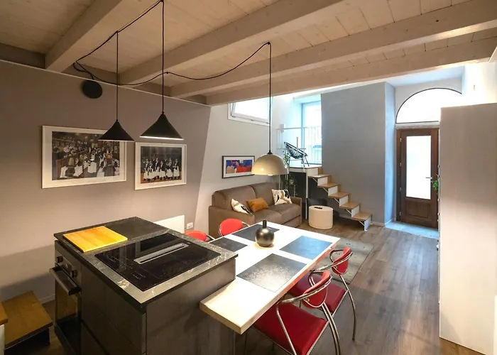 Lägenhet Casa Degli Specchi- Duplex In Center Arona
