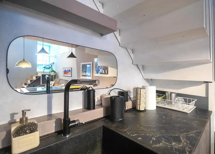 Апартаменты Casa Degli Specchi- Duplex In Center Арона