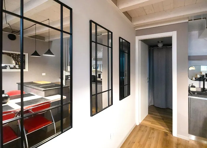 Lägenhet Casa Degli Specchi- Duplex In Center Arona